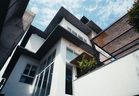 LUKA SEASIDE VILLA